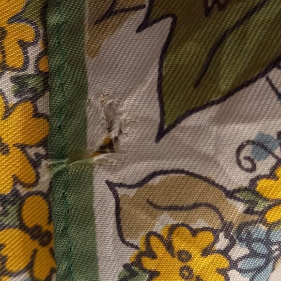 Vintage Vera Neumann Floral and greenLady bug scarf - Picture 7 of 7